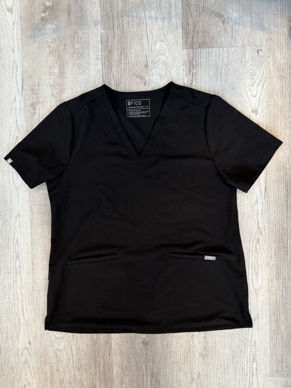 FIGS Casma Three-Pocket Scrub Top Black Women’s Size XL